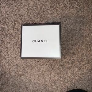 Chanel box